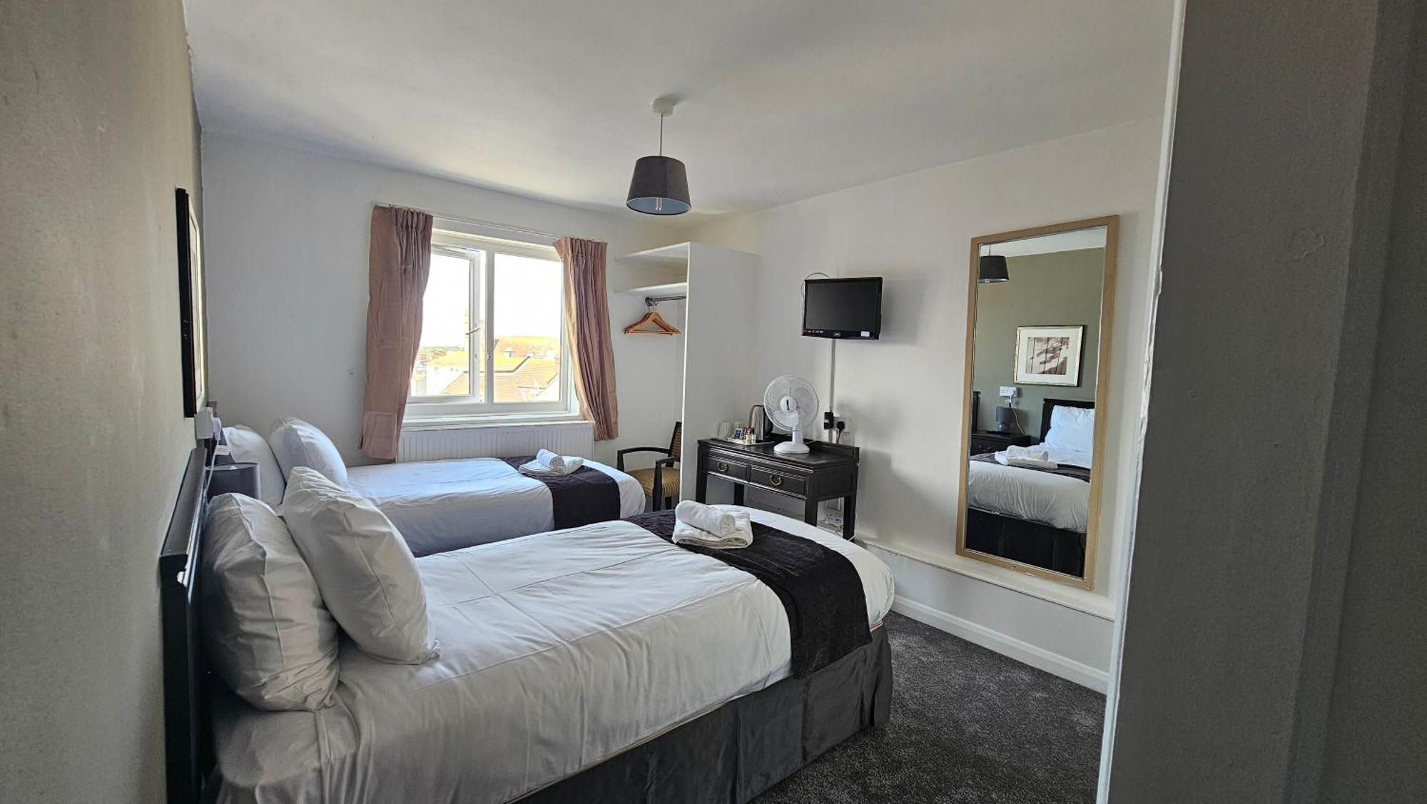 The Strand Hotel Eastbourne Bagian luar foto