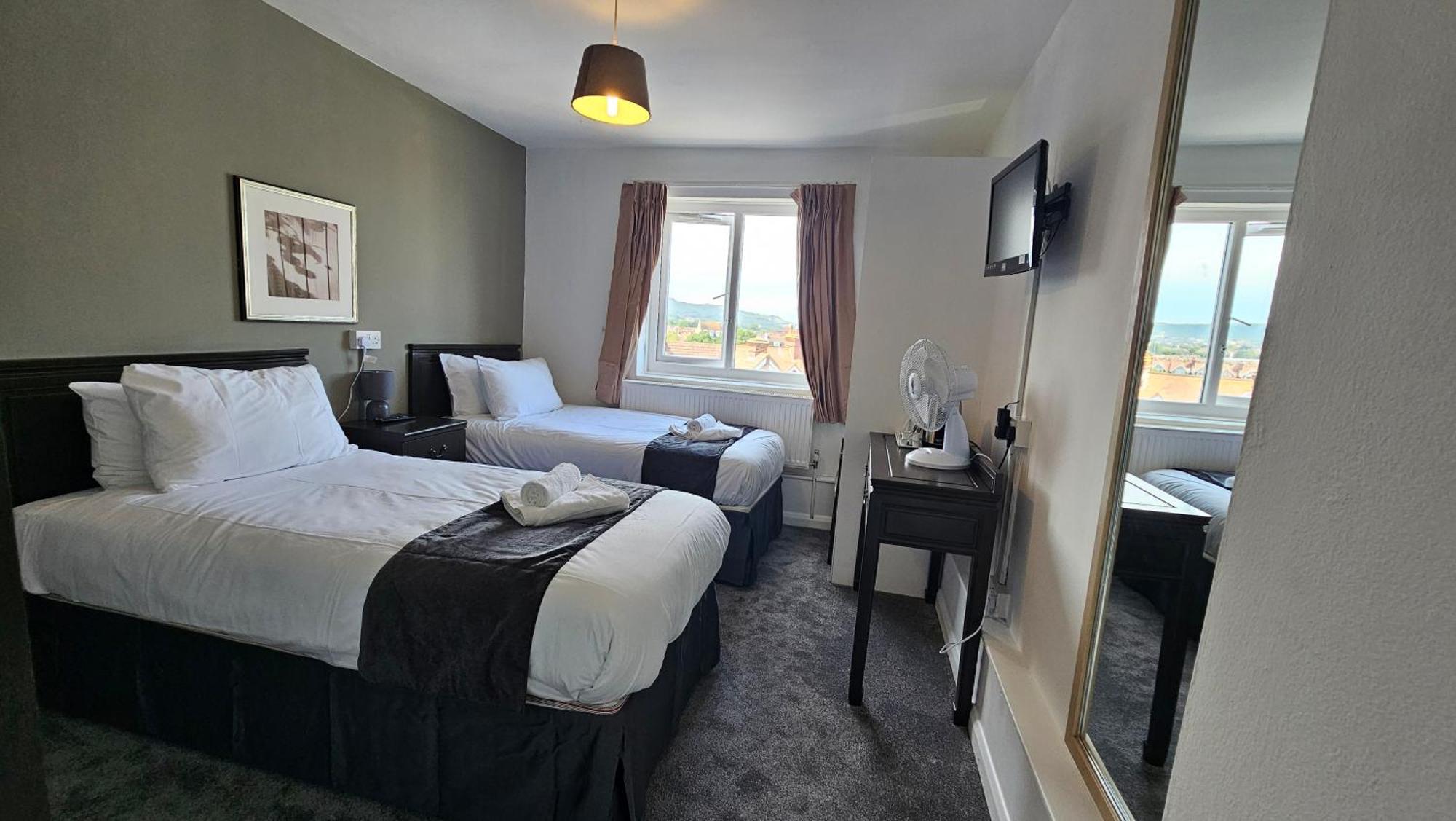 The Strand Hotel Eastbourne Bagian luar foto