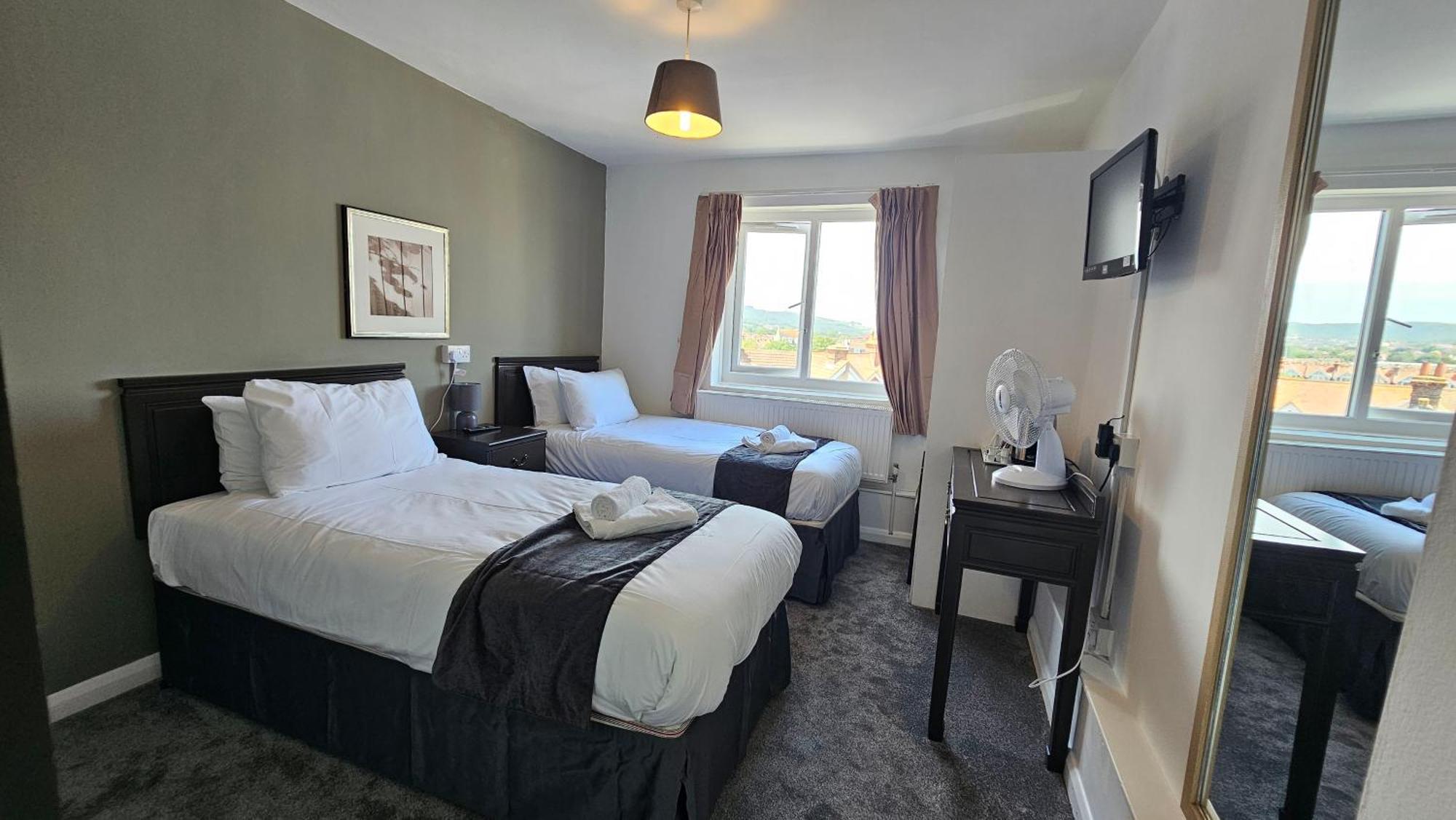 The Strand Hotel Eastbourne Bagian luar foto