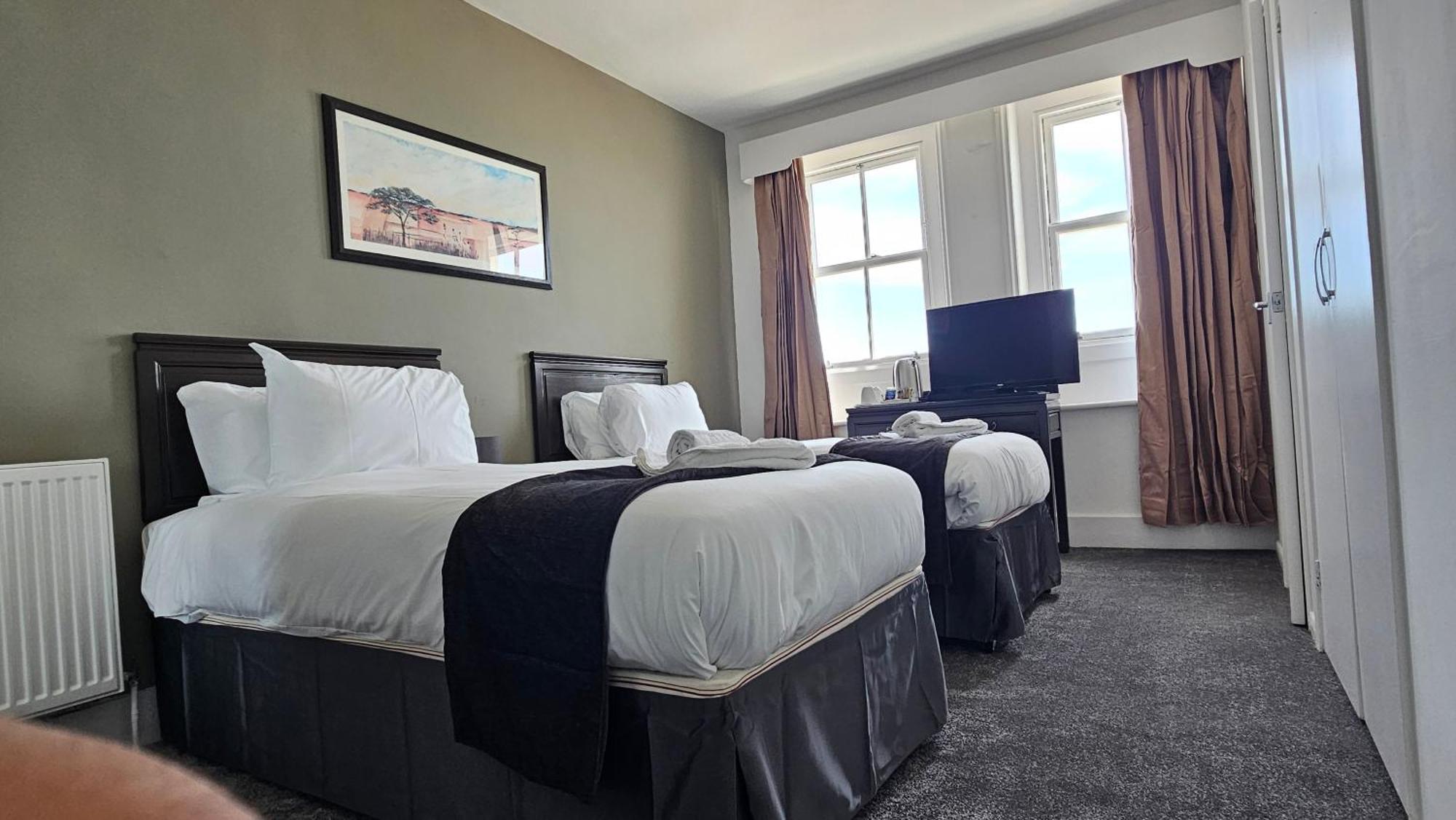 The Strand Hotel Eastbourne Bagian luar foto