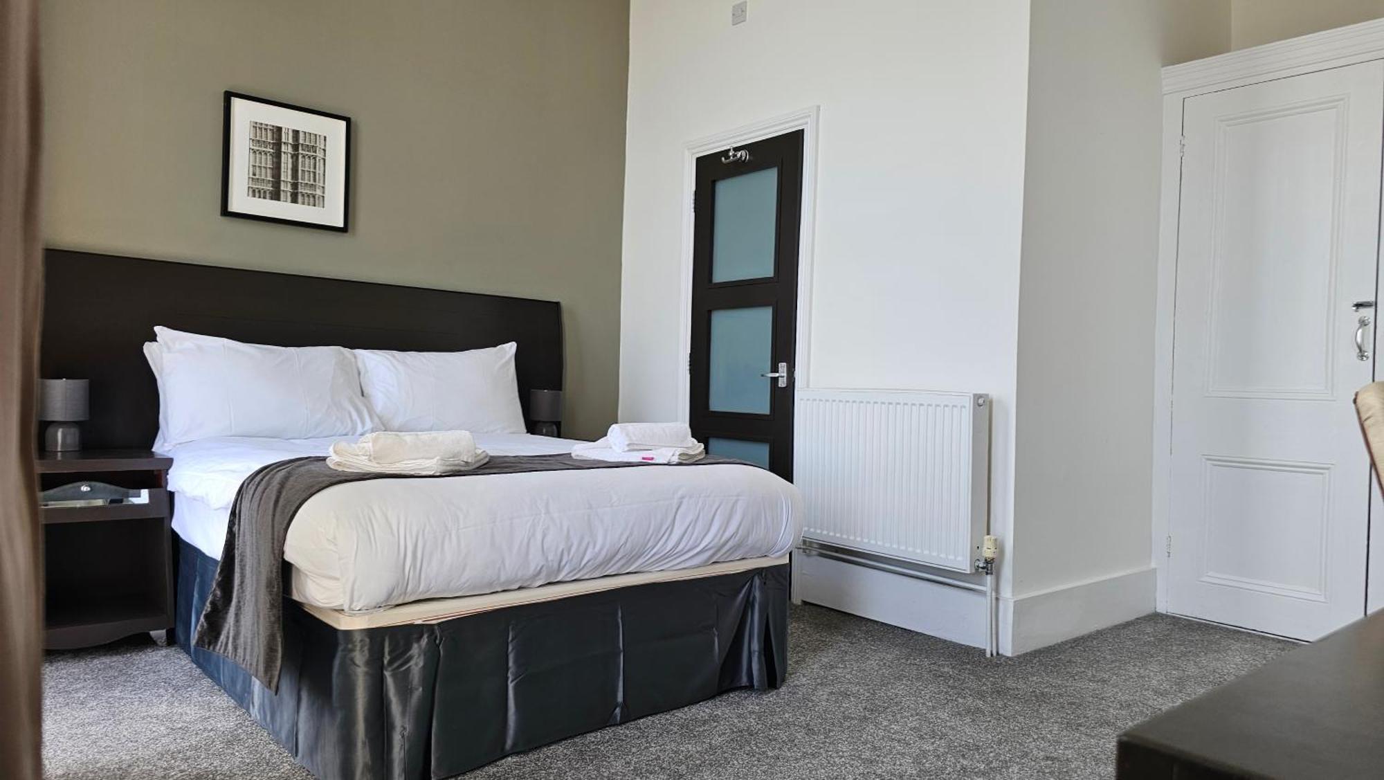 The Strand Hotel Eastbourne Bagian luar foto