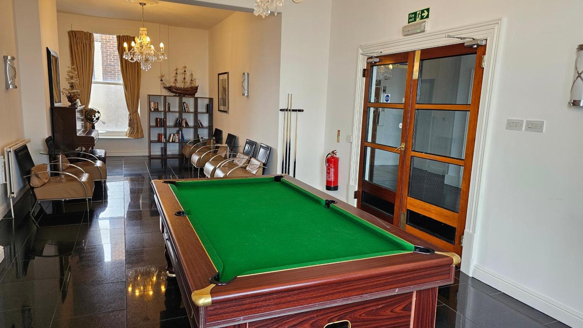 The Strand Hotel Eastbourne Bagian luar foto