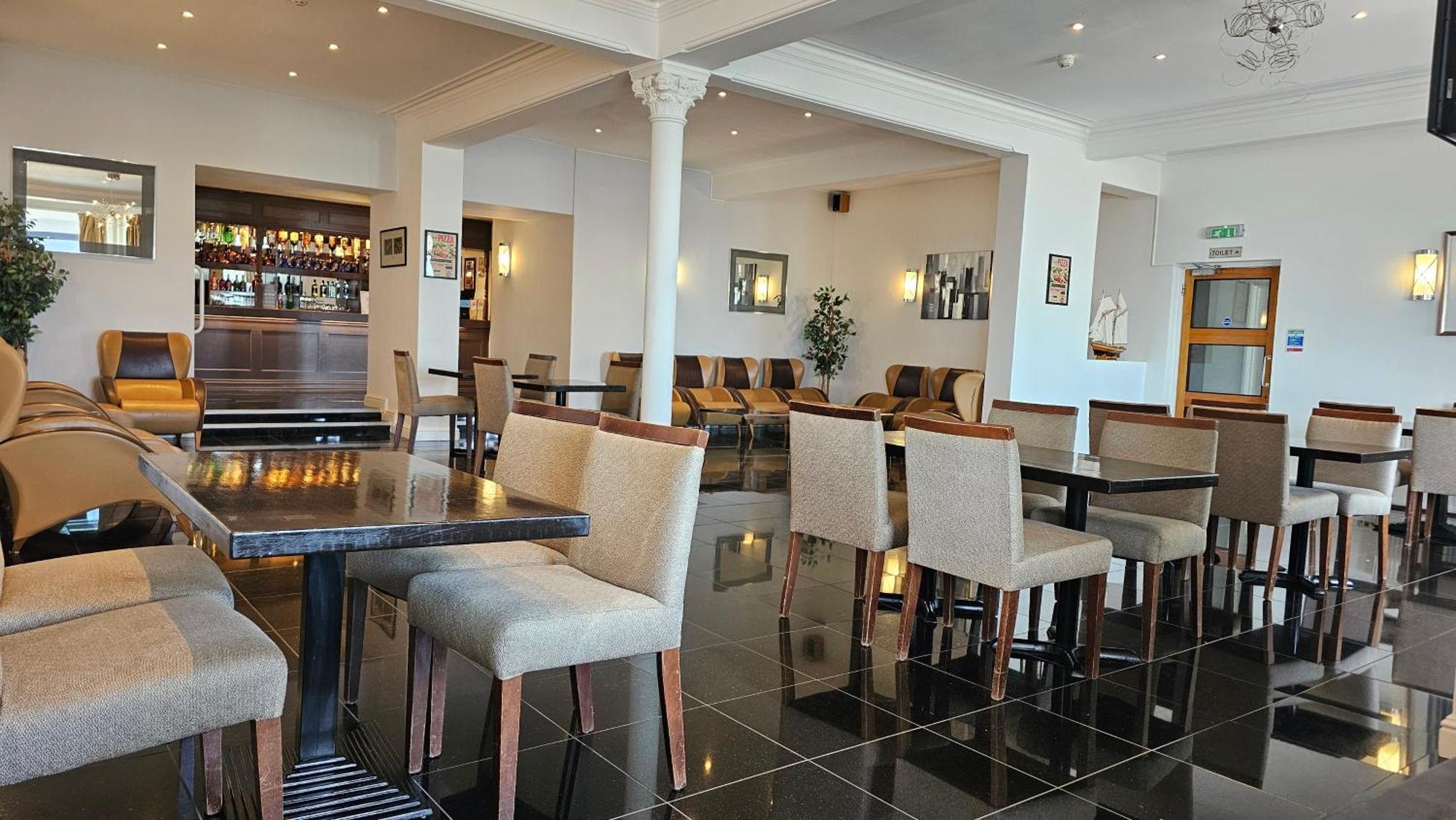 The Strand Hotel Eastbourne Bagian luar foto