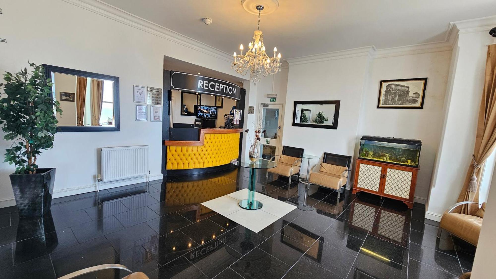 The Strand Hotel Eastbourne Bagian luar foto