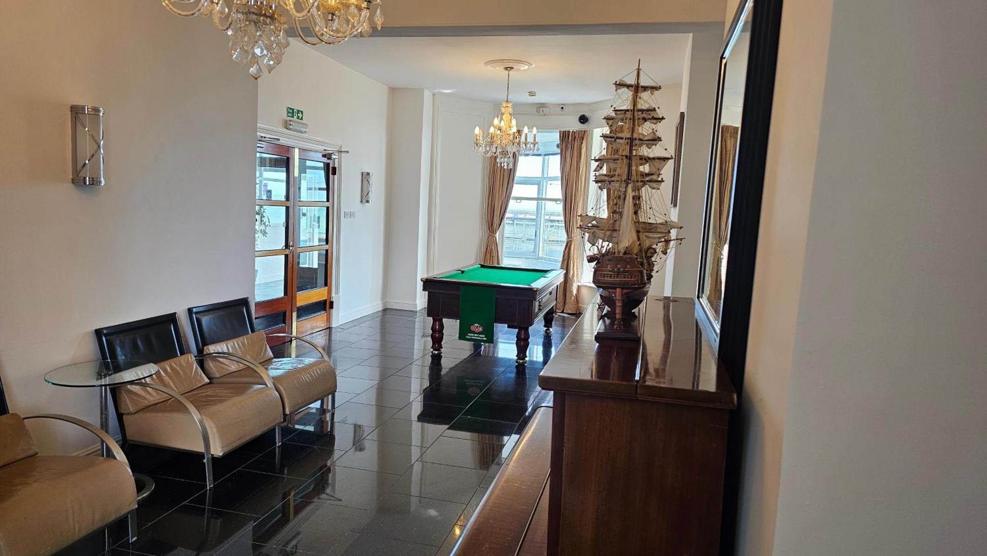The Strand Hotel Eastbourne Bagian luar foto