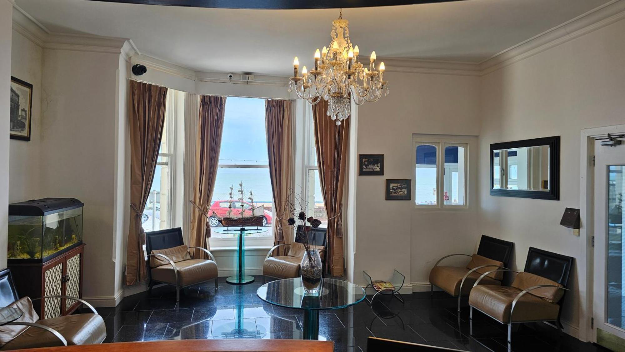 The Strand Hotel Eastbourne Bagian luar foto