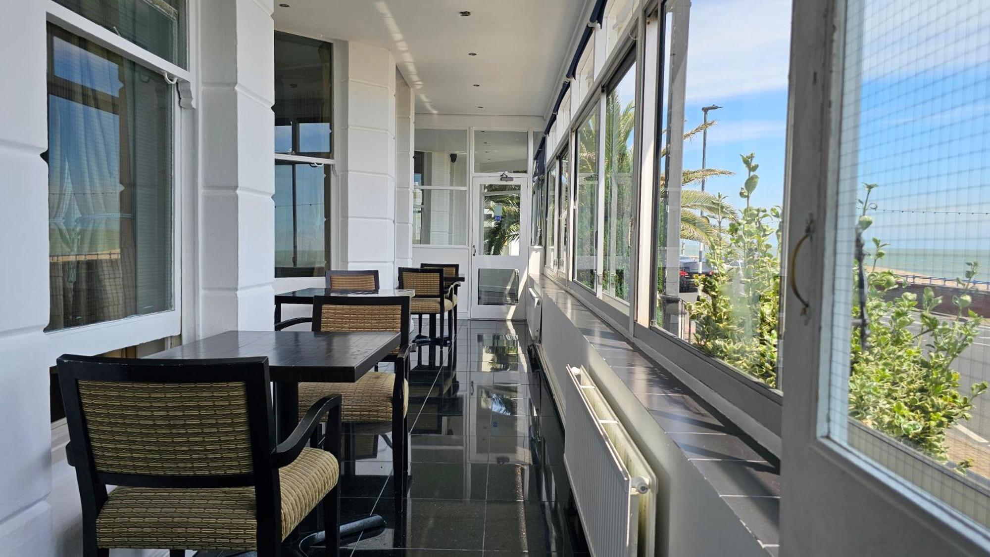 The Strand Hotel Eastbourne Bagian luar foto