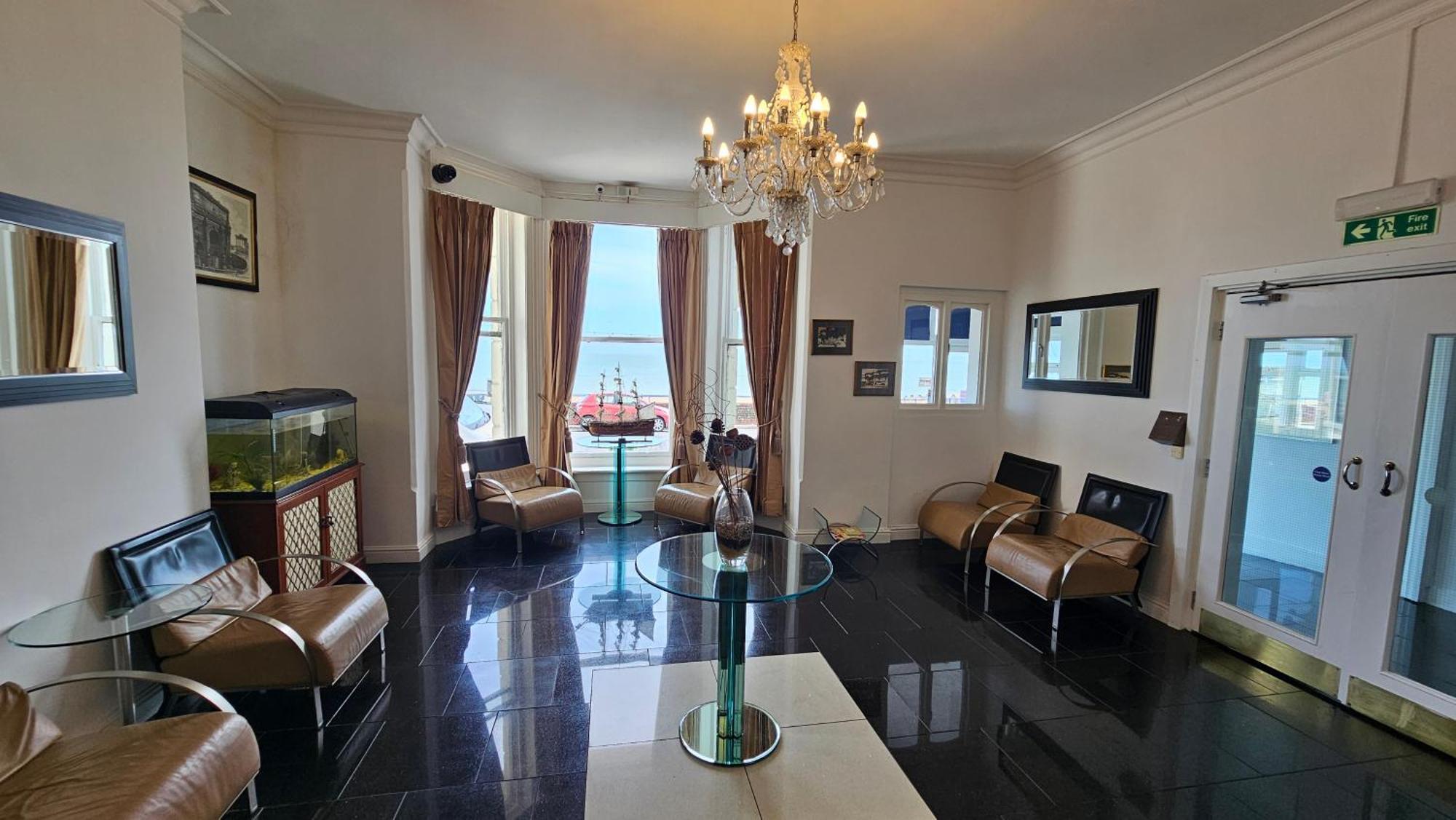 The Strand Hotel Eastbourne Bagian luar foto