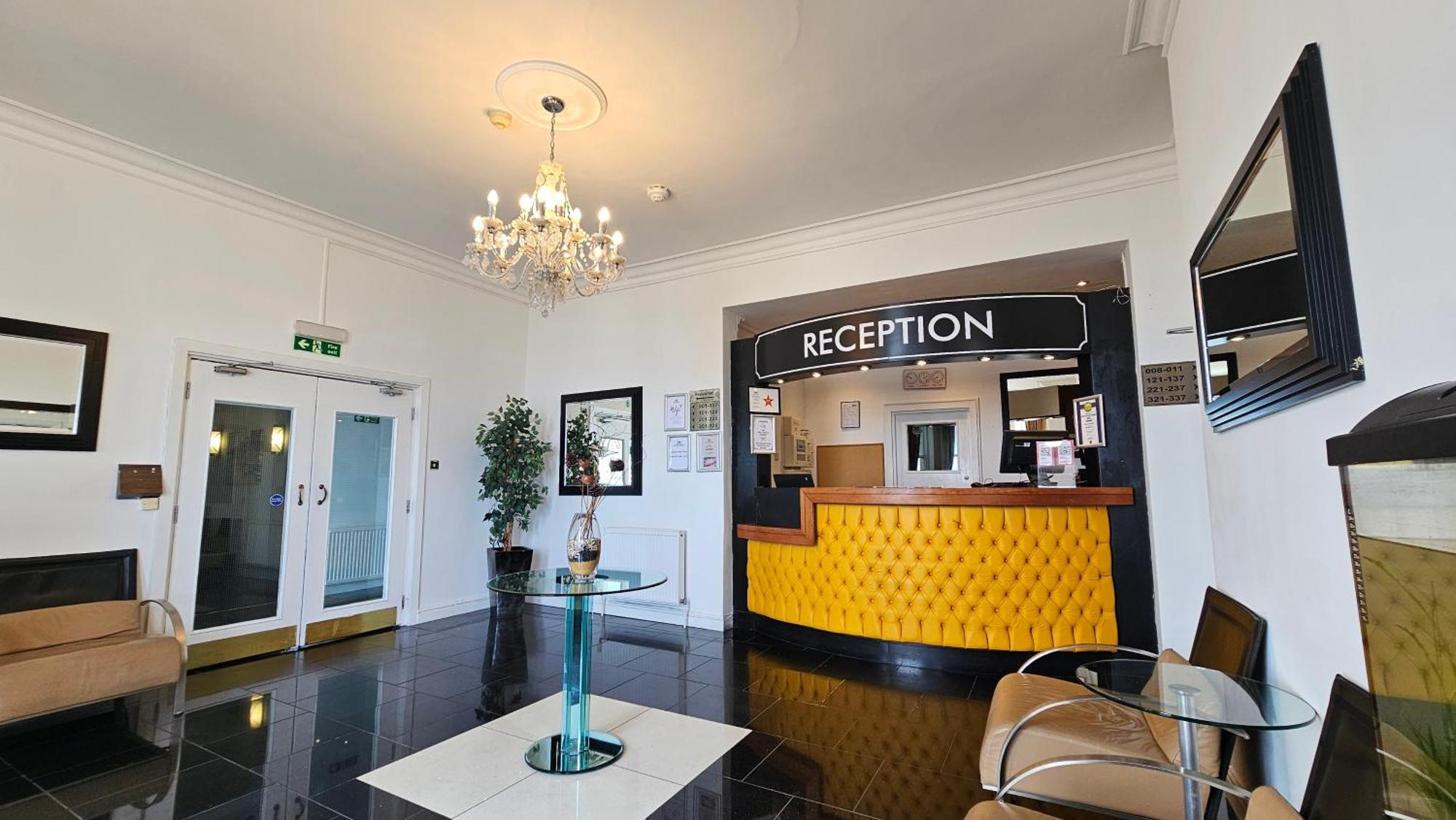 The Strand Hotel Eastbourne Bagian luar foto