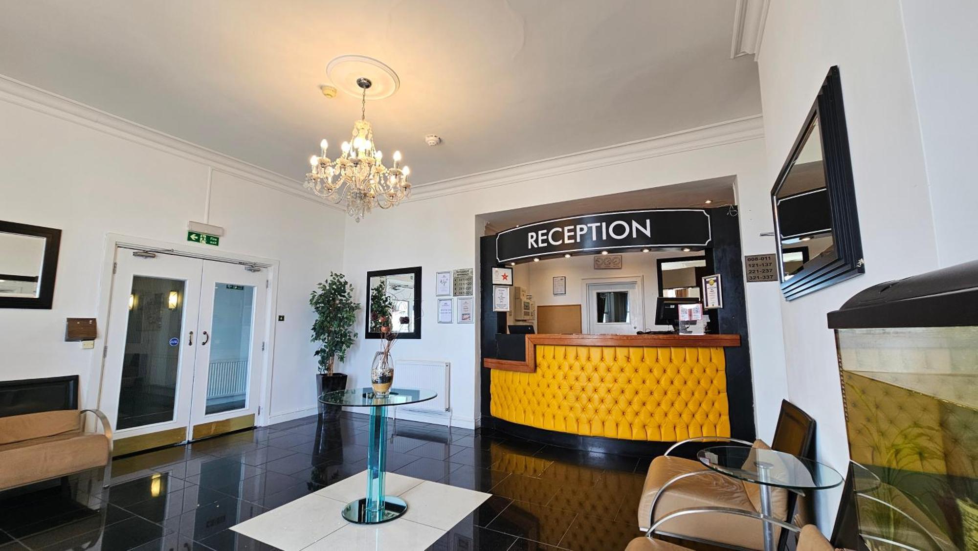 The Strand Hotel Eastbourne Bagian luar foto